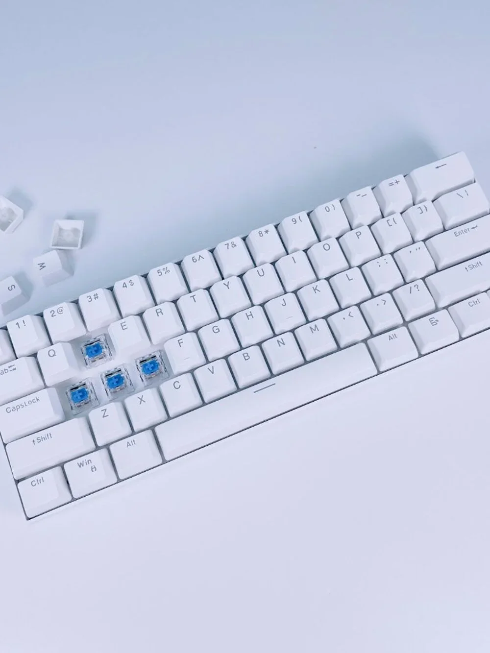 Kavlorn KL61 60% Mechanical Gaming Keyboard White RGB Backlit